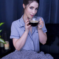 Lovely chick Brookelynne Briar showing her skills on a dildo