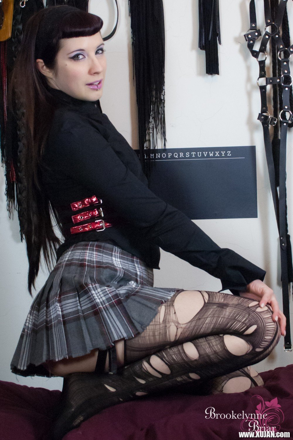 Kinky babe Brookelynne Briar loves posing with a big strap on - Photo #1962199