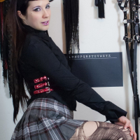 Kinky babe Brookelynne Briar loves posing with a big strap on