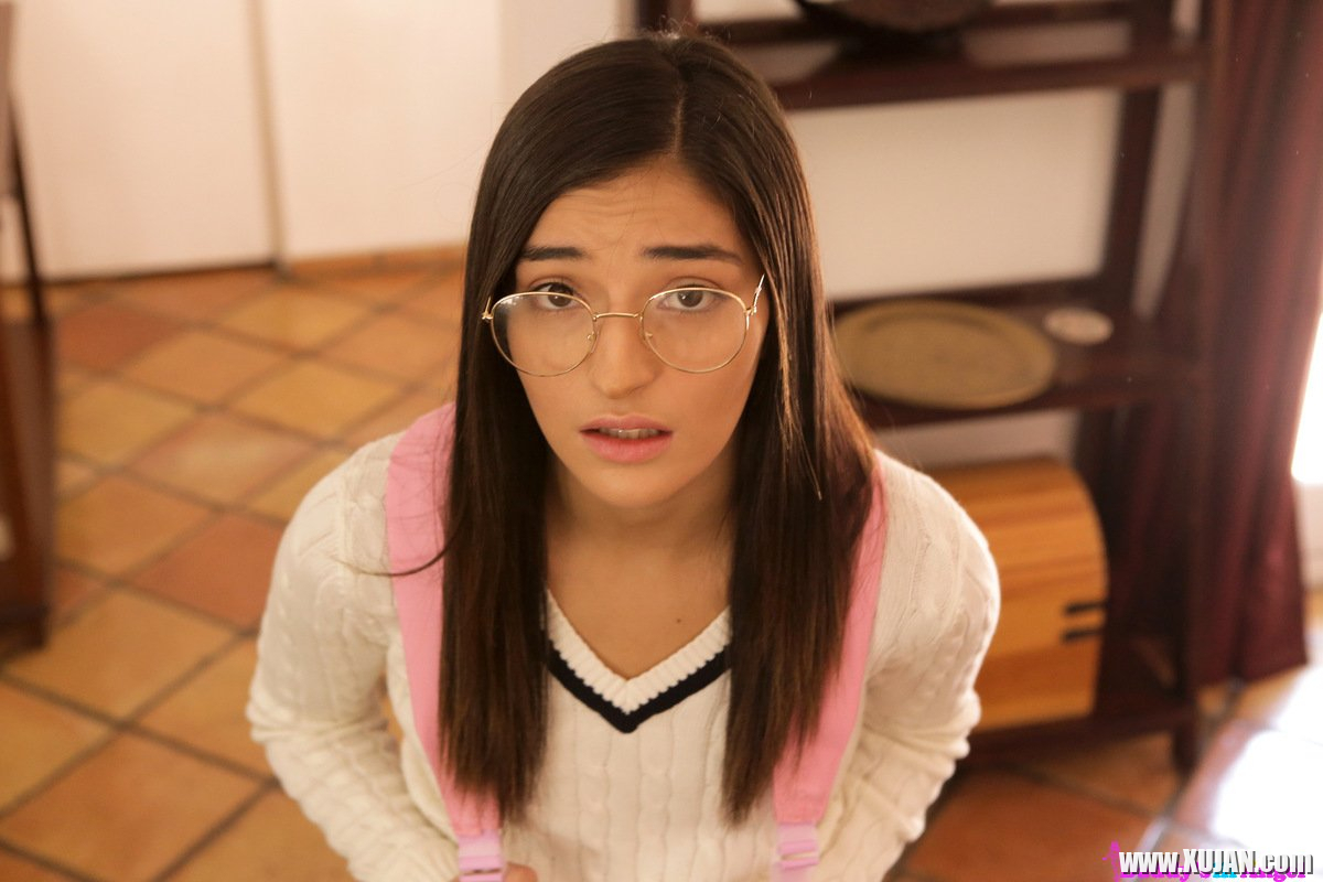 Slutty schoolgirl Emily Willis gets her asshole fucked by her stepfather - Photo #1965812