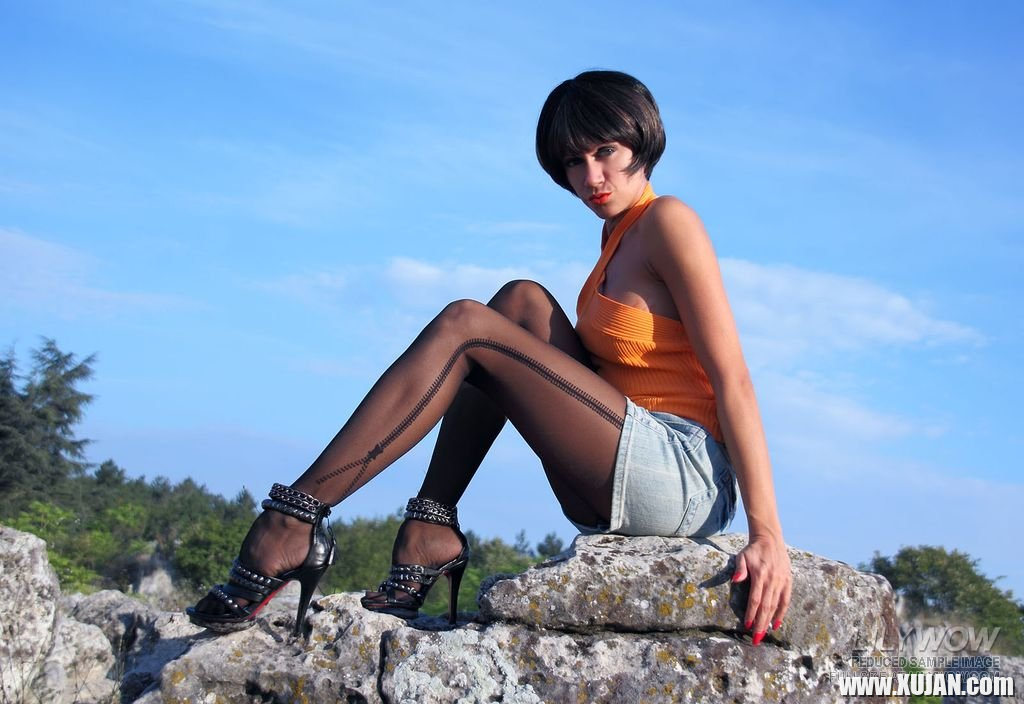 Lily Wow spreading her sexy Legs in Pantyhose - Photo #1968616