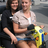 Aghjiknery arants vartiqi nayetsin lusankarnery