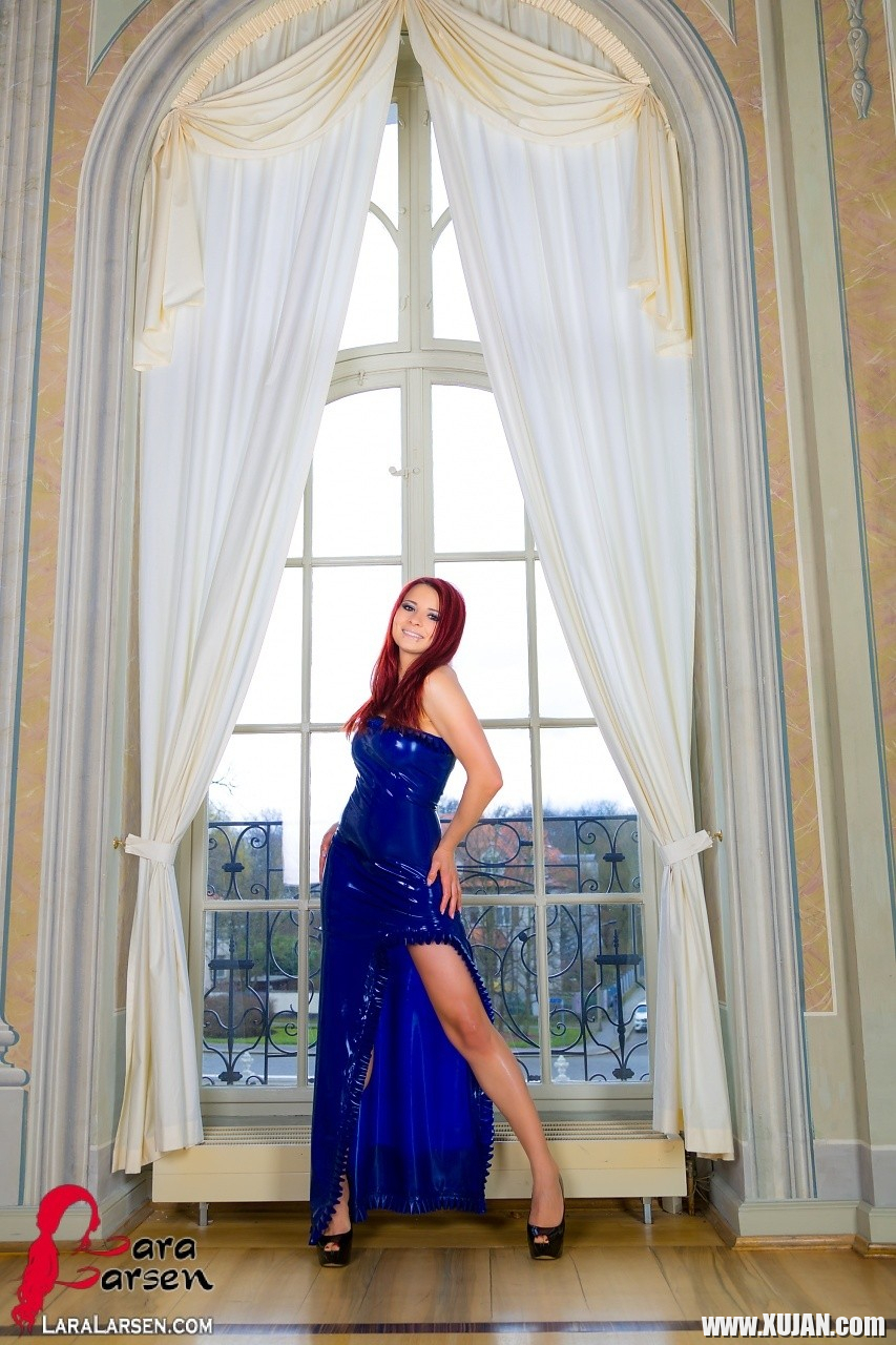 Redhead in latex dress - Photo #1973856