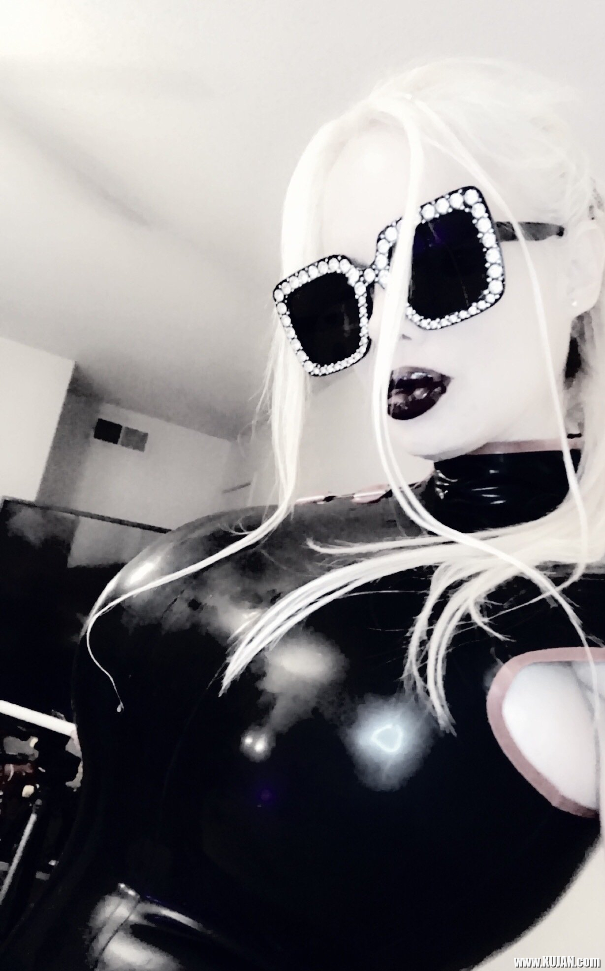 Kinky Sabrina Sabrok likes to Pose in an Uniform - Photo #1978067