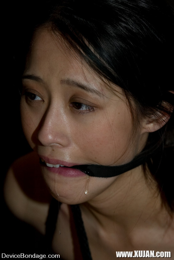 Two teens face bondage and their fears for the first time - Photo #1980072