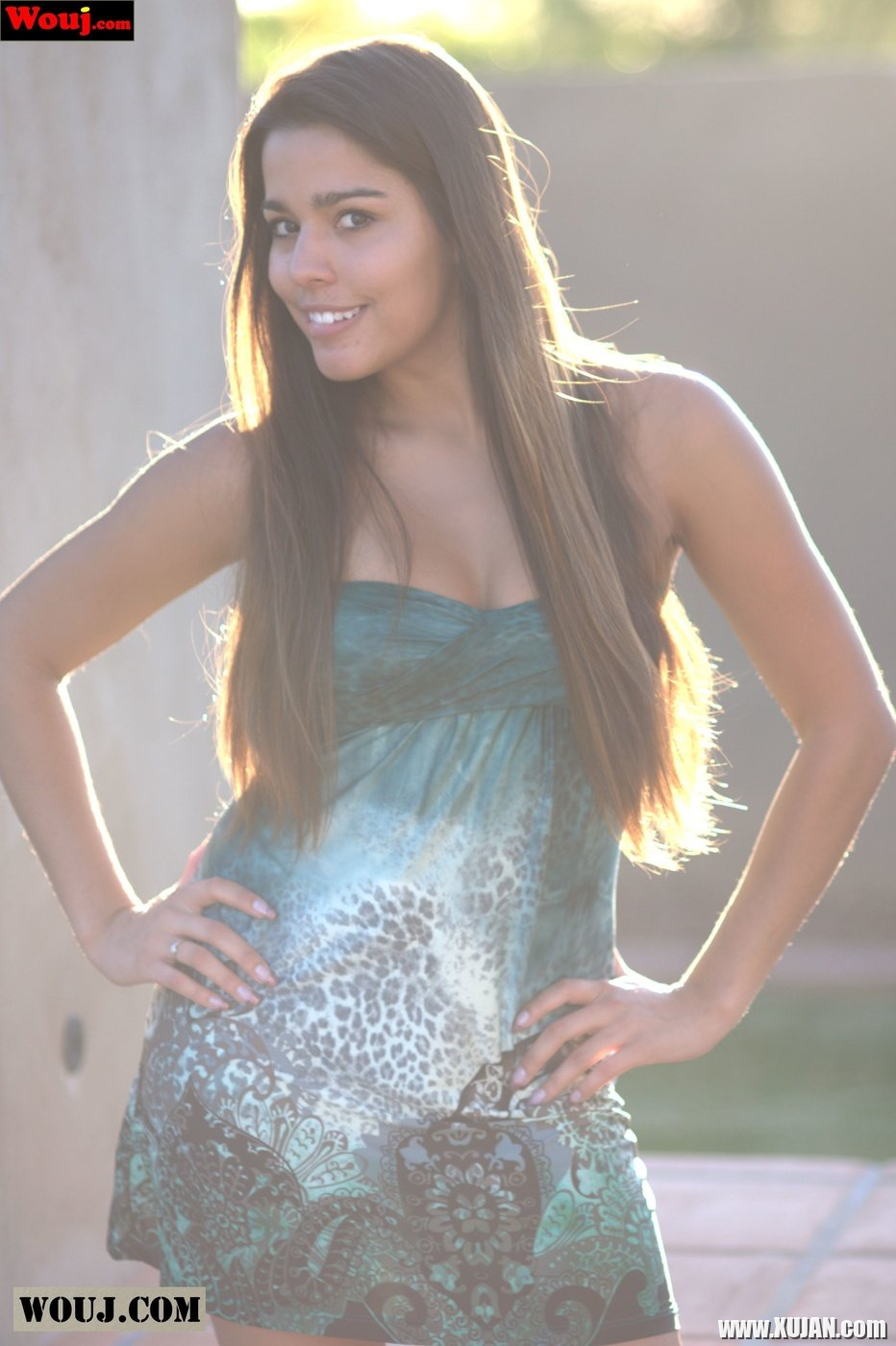 A selection of the sexy young babes you can find posing and teasing - Photo #1990039