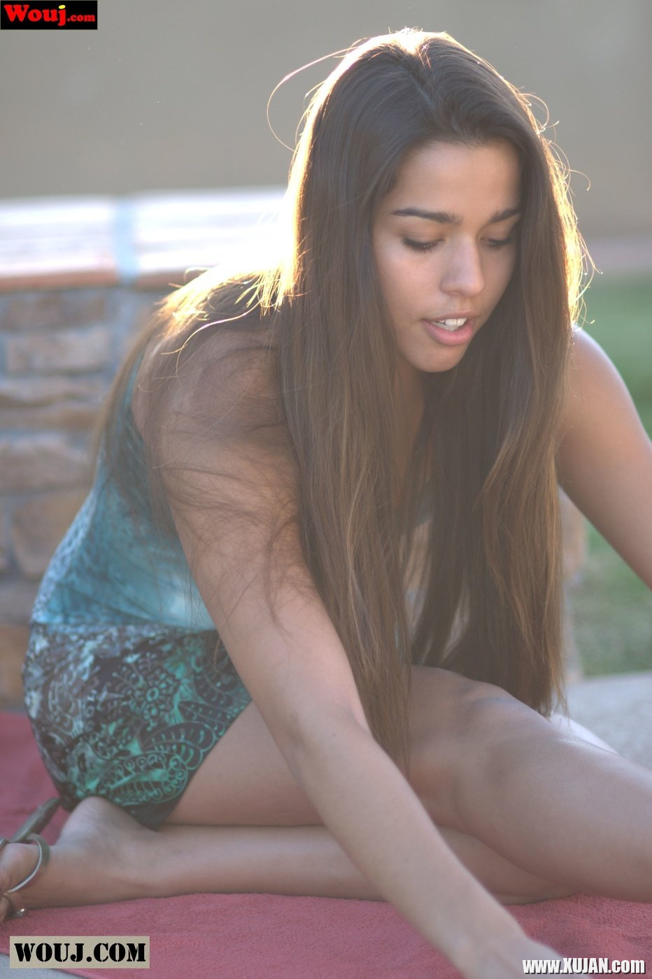 A selection of the sexy young babes you can find posing and teasing - Photo #1990047