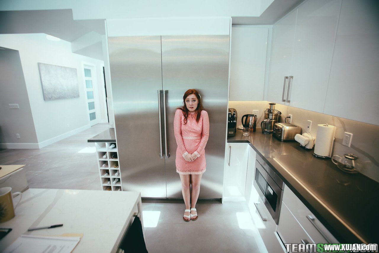 Pretty redhead babe Amber Addis fucked by an older man in the kitchen - Photo #1994979