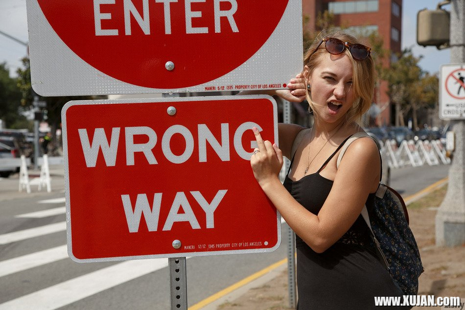 Busty blonde Lily Ivy flashing her Pussy in Public - Photo #2004600