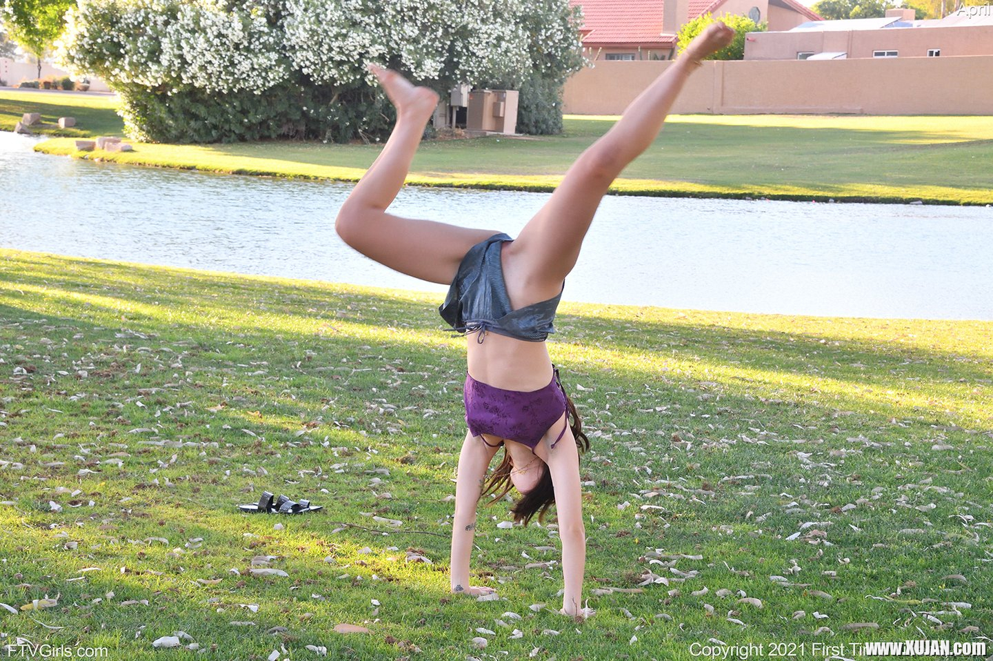 April Valentino exposes cunt at outdoors workout - Photo #2013077