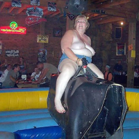 Tartogh aghjikner rodeo tsul zbosanqi zhamanak