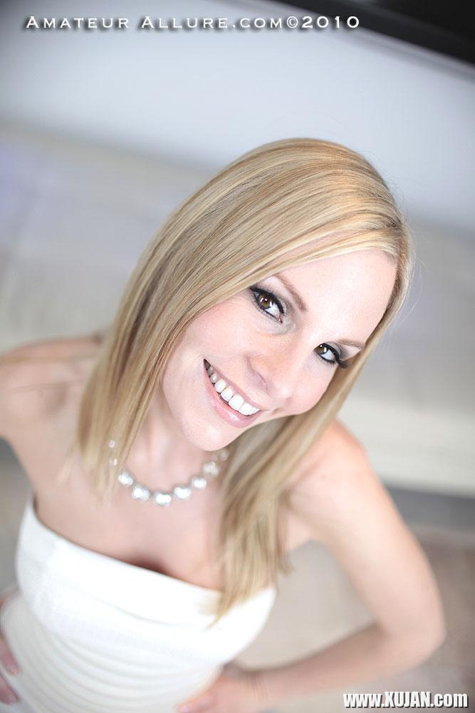 Blonde hottie Aimee Addison sucks and fucks pov - Photo #2022258