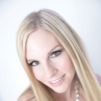 Blonde hottie Aimee Addison sucks and fucks pov