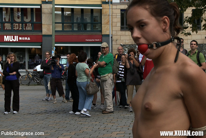 Jacqueline is helples no one but Tommy Pistol to dominate her in the streets of - Photo #2027788