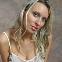 Milly Moris proudly posing her huge juicy tits