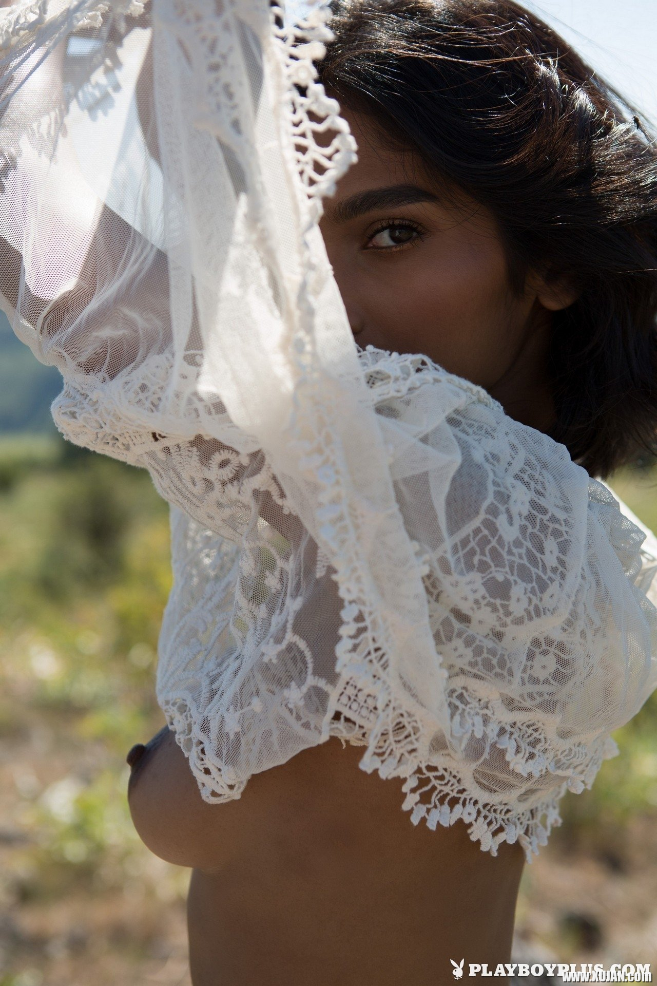 Angel Constance takes off her Clothes in a Field - Photo #2038097