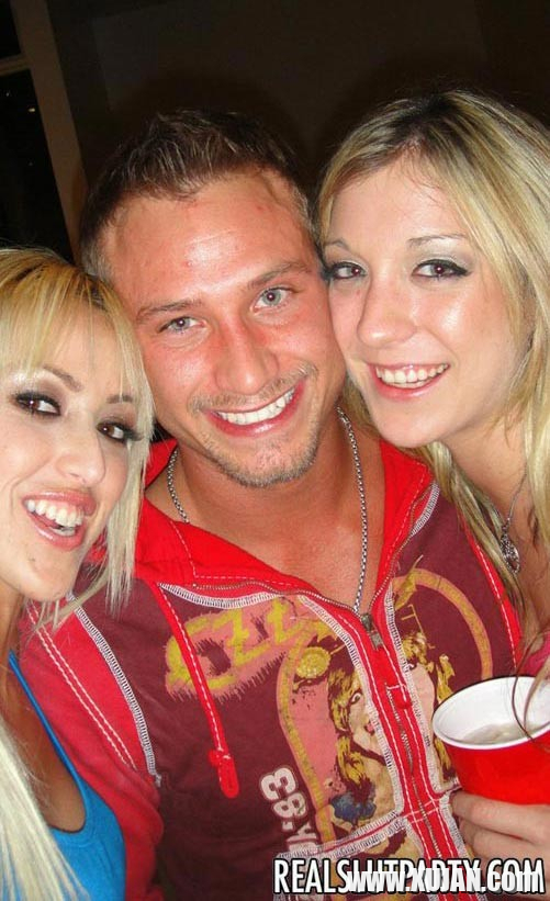 Drunk slut blonde college teens hardcore group sex party - Photo #2040118