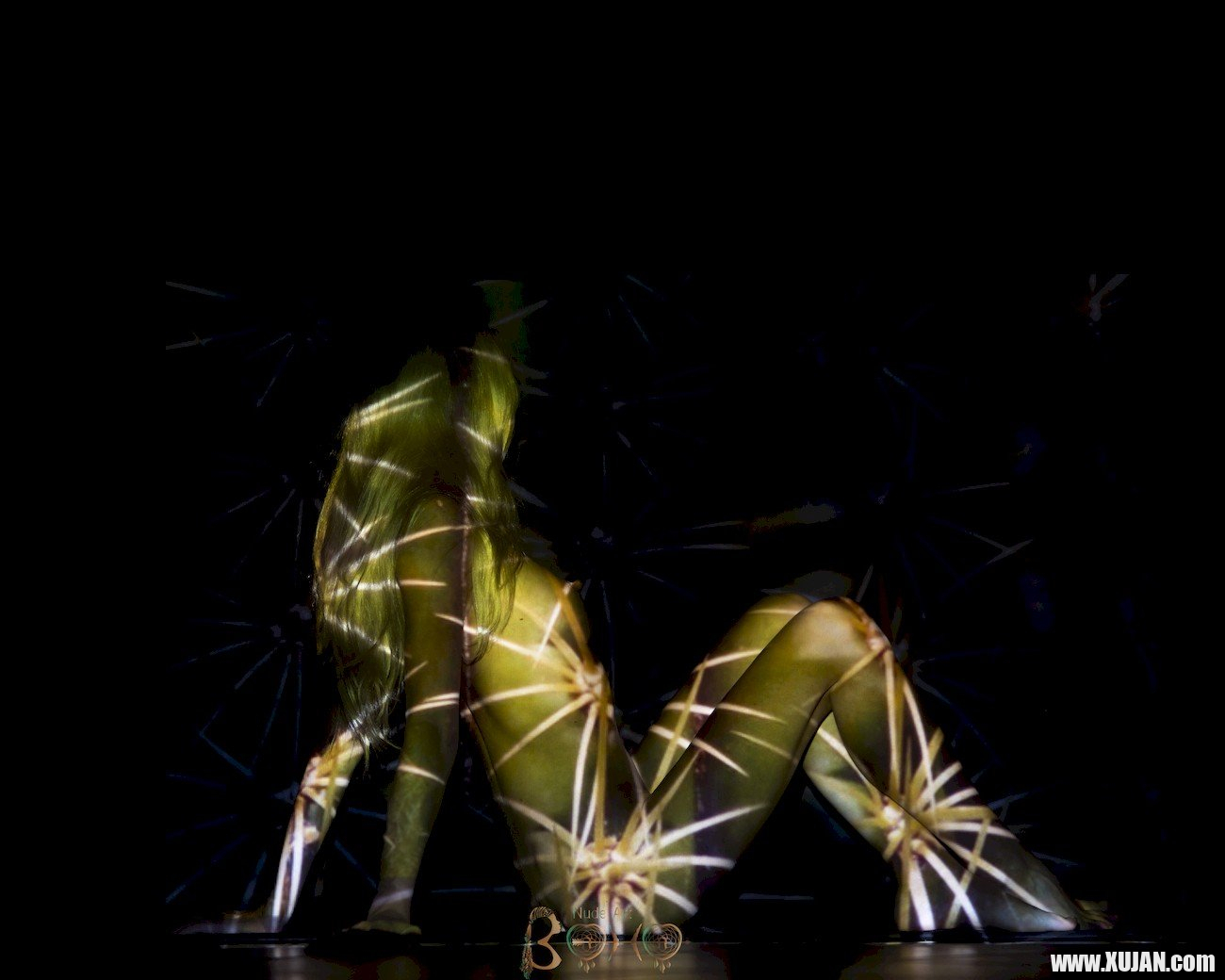 Beautiful chicks Nika puts up a great performance during a light show - Photo #2040917