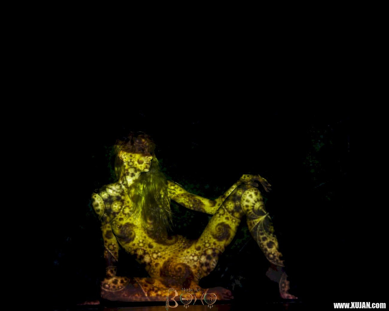 Beautiful chicks Nika puts up a great performance during a light show - Photo #2040923