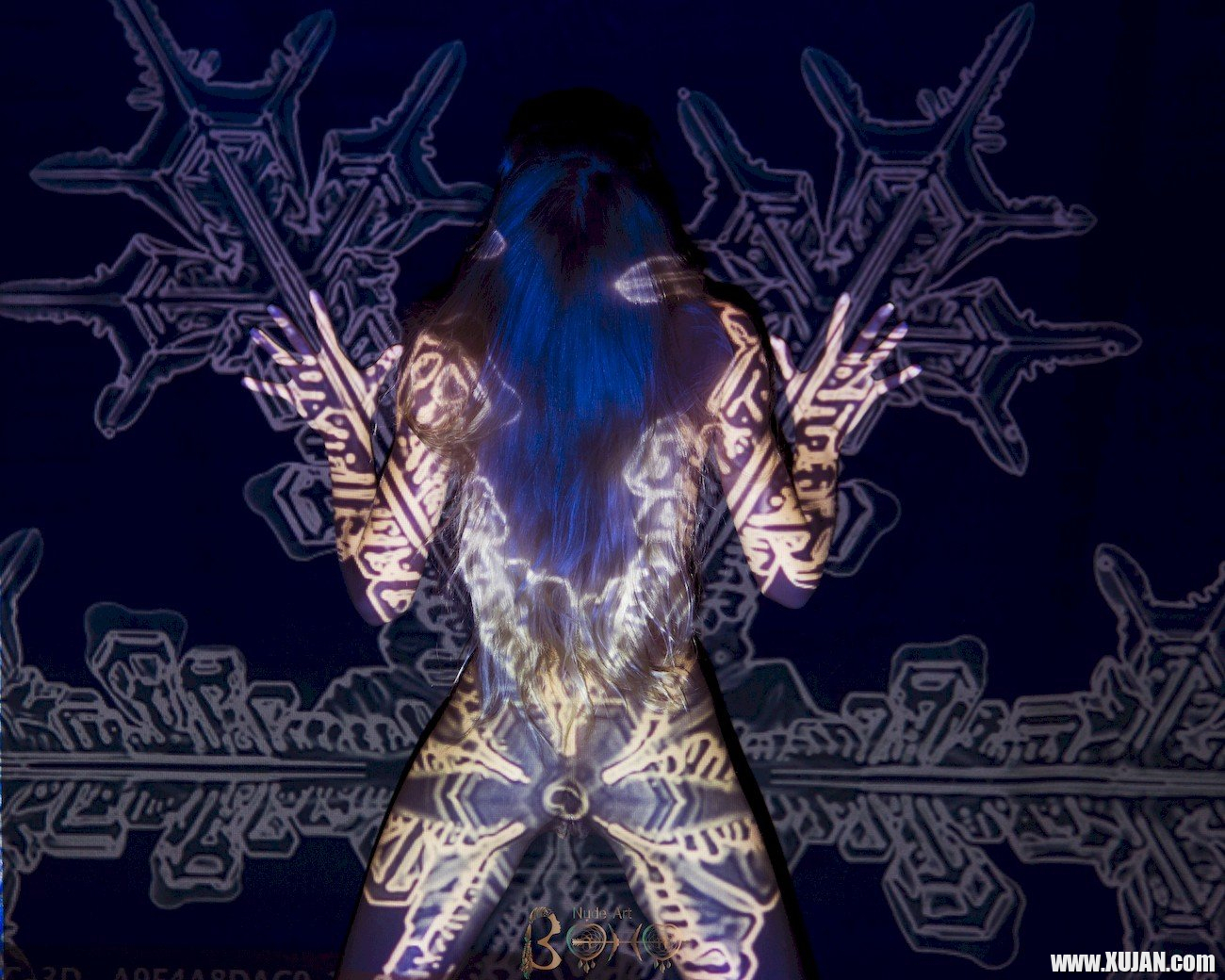 Beautiful chicks Nika puts up a great performance during a light show - Photo #2040926