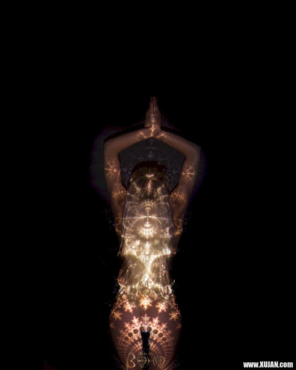 Beautiful chicks Nika puts up a great performance during a light show - Photo #2040928