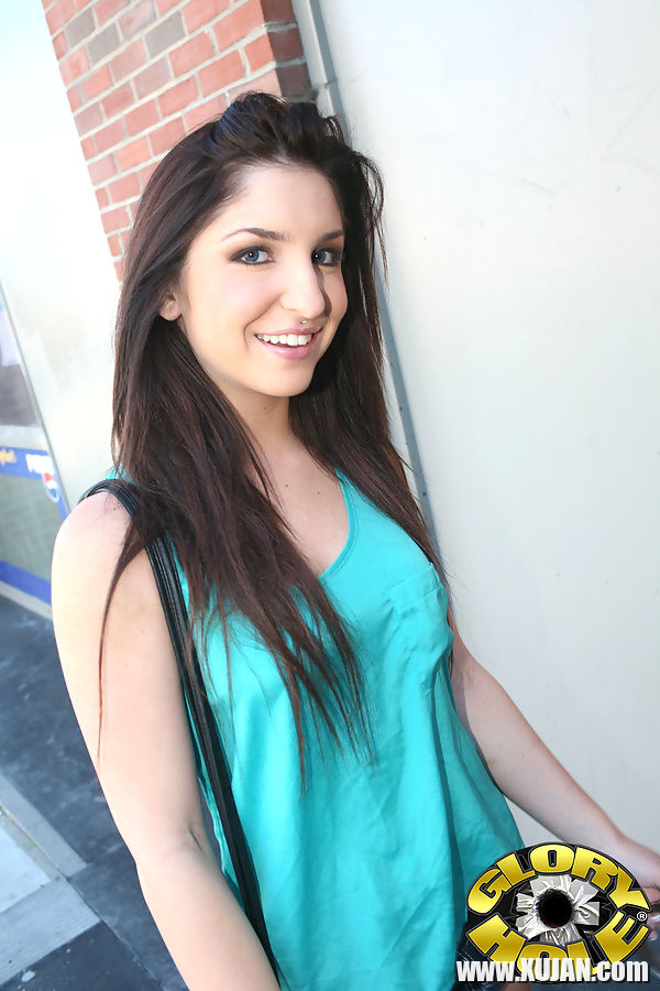 Giselle Leon wandering into a dirty public Restroom - Photo #2045282