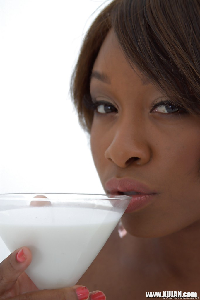 Voluptuous ebony MILF on high heels Imani Rose having some milk fun - Photo #2058848