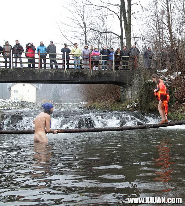 Nudistneri yntaniqy dzmrany loghanum e - Photo #2062143