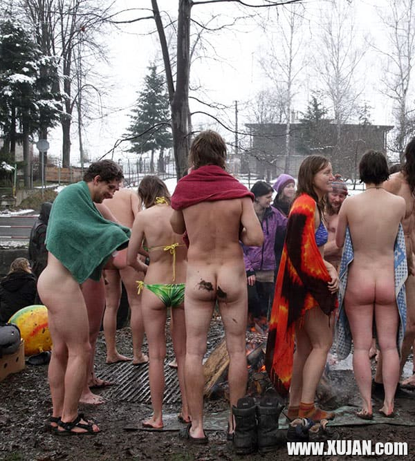 Nudistneri yntaniqy dzmrany loghanum e - Photo #2062173