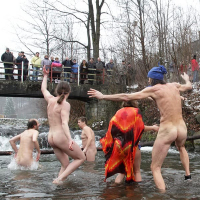 Nudistneri yntaniqy dzmrany loghanum e