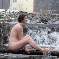 Nudistneri yntaniqy dzmrany loghanum e