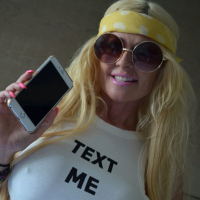 Lonely Hot Housewife Kelley Cabbana asks fans to text her for sexy fun