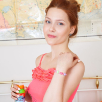 This mind blowing and breath taking girl shows you everything after she gets fully naked posing for the cam