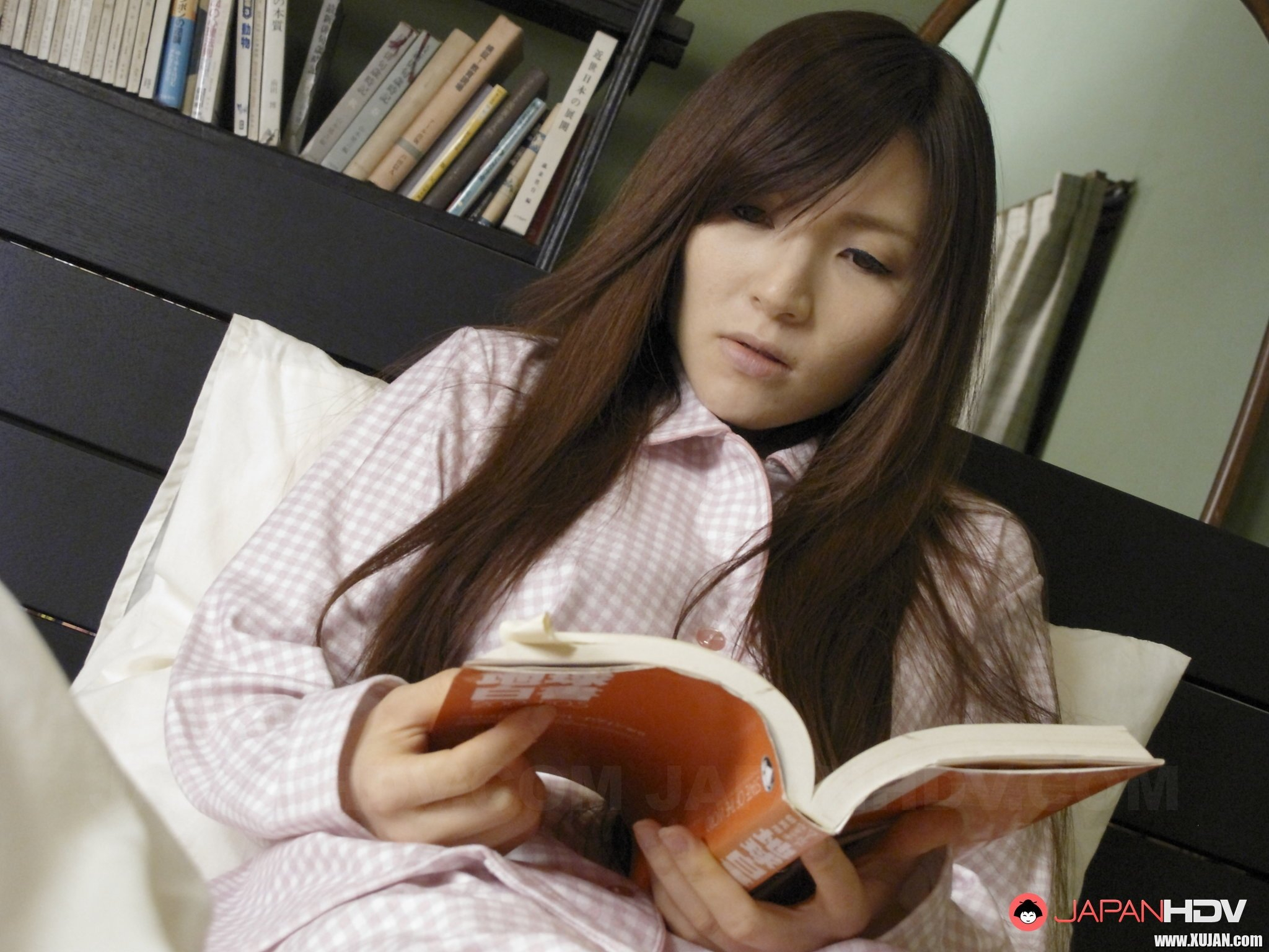 Hitomi Tsukishiron kataghi e darnum ev qneluts araj khaghaliq e ogtagortsum ir pci vra - Photo #2095396