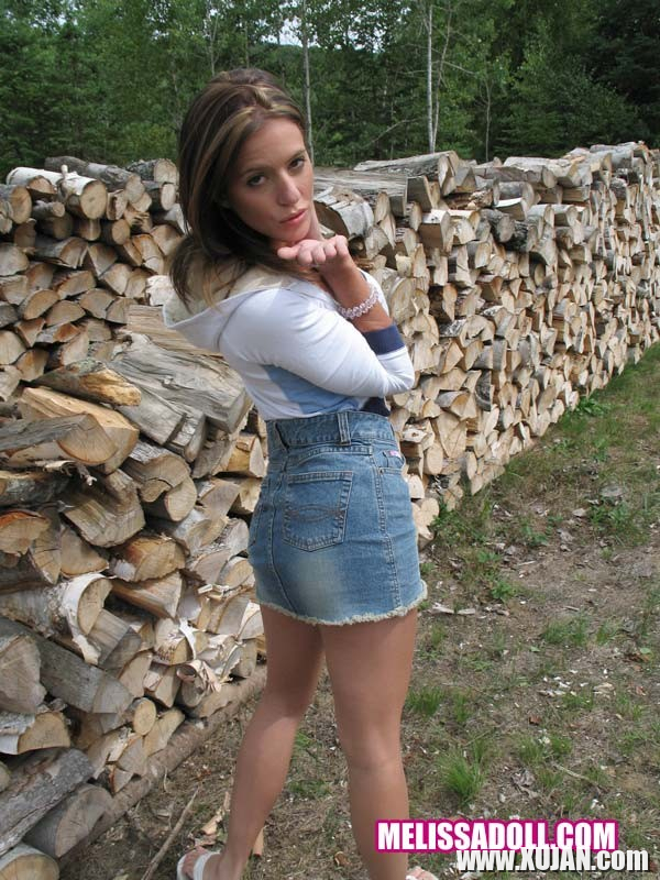 Fantastic brunette teen Melissa Doll teasing with her body - Photo #2099720