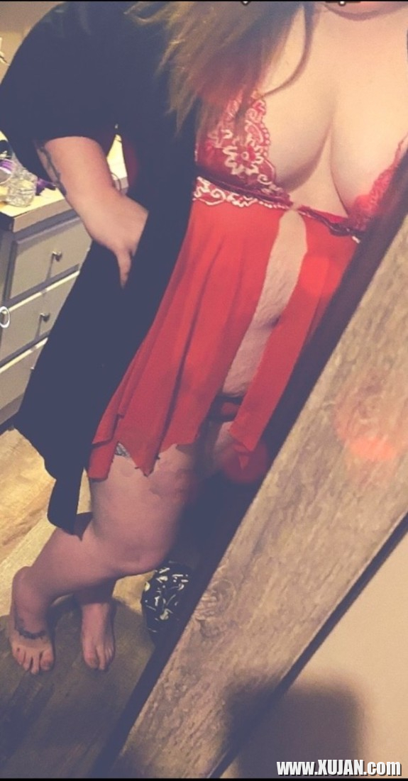 Curvy Hotwife - Photo #2100298