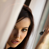 Elizabeth Marxs slowly reveals her awesome curves