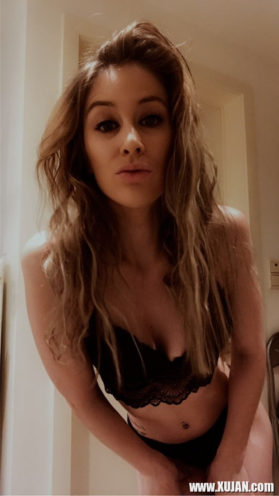 Sneakygirls Selfie girq - Photo #2118037