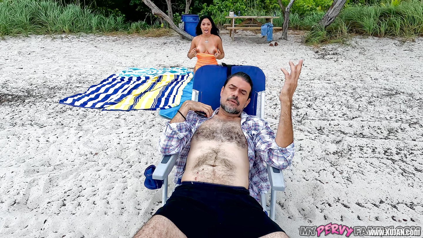 Labor Day turns lustful on public beach with hot Serena Santos - Photo #2122157