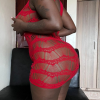 Hot cURVY Ebony