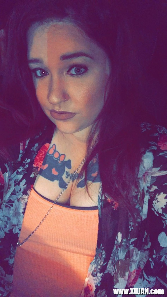 CAM GIRL LIFE - Photo #2127002