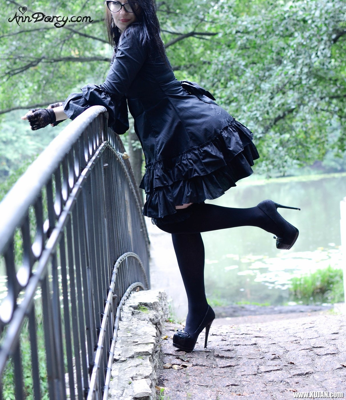 Goth chick Ann Darcy flashing her nice butt outdoors - Photo #2149643
