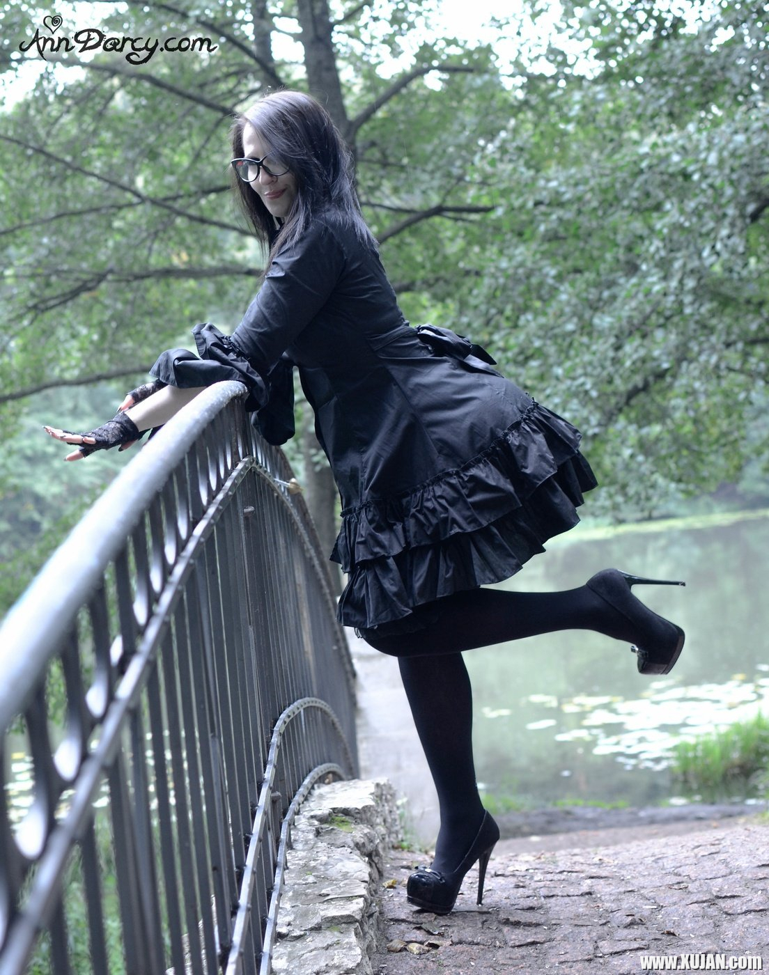 Goth chick Ann Darcy flashing her nice butt outdoors - Photo #2149644