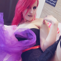 Redhead Babe Ann Darcy exposes her wet Pussy