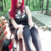 Goth Stunner Ann Darcy teases with her hot Bod