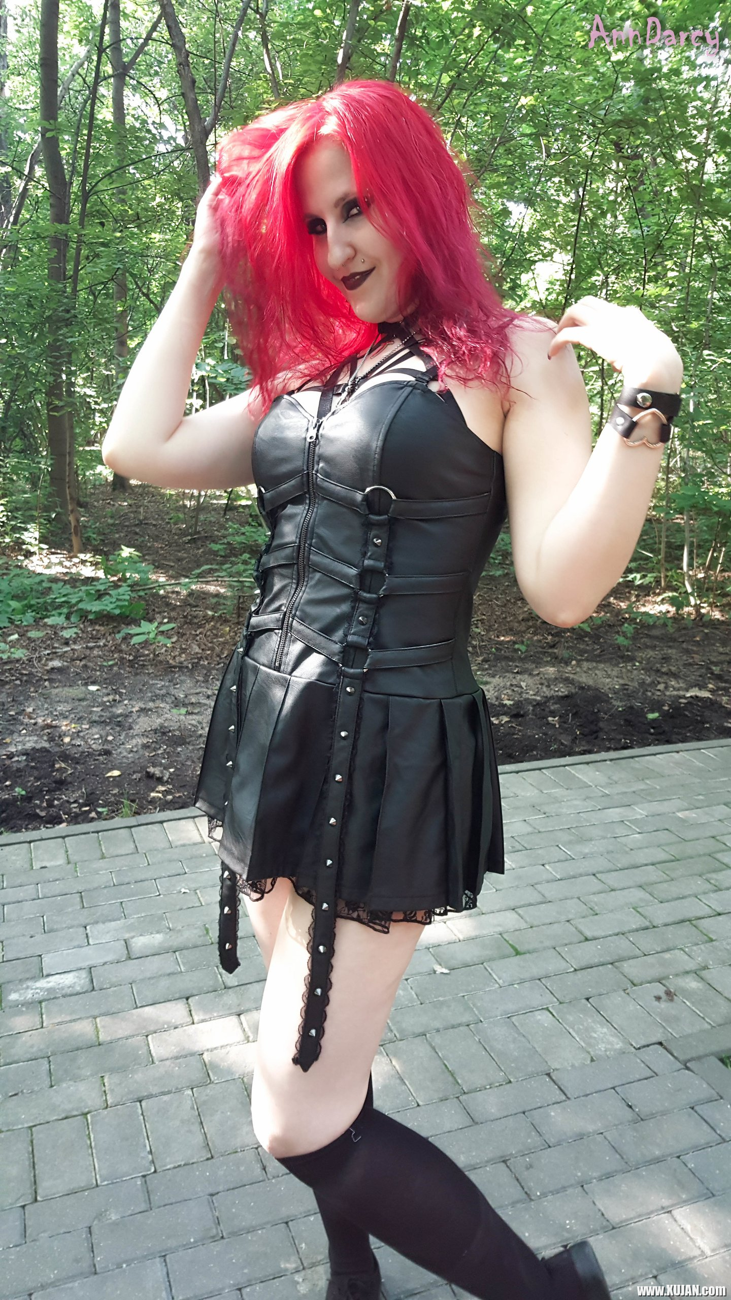 Goth Stunner Ann Darcy teases with her hot Bod - Photo #2149814