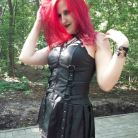 Goth Stunner Ann Darcy teases with her hot Bod
