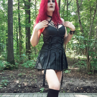 Goth Stunner Ann Darcy teases with her hot Bod