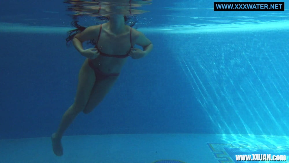 Kittina Clairette Pt2 UnderWaterShow Pool Erotics - Photo #2151842