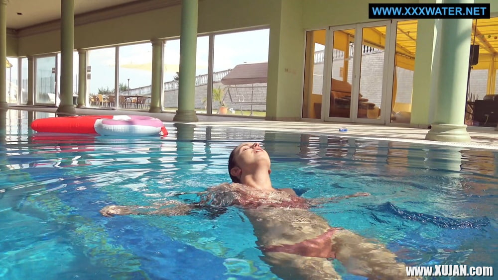 Kittina Clairette Pt2 UnderWaterShow Pool Erotics - Photo #2151846